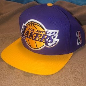 Snap back Hat